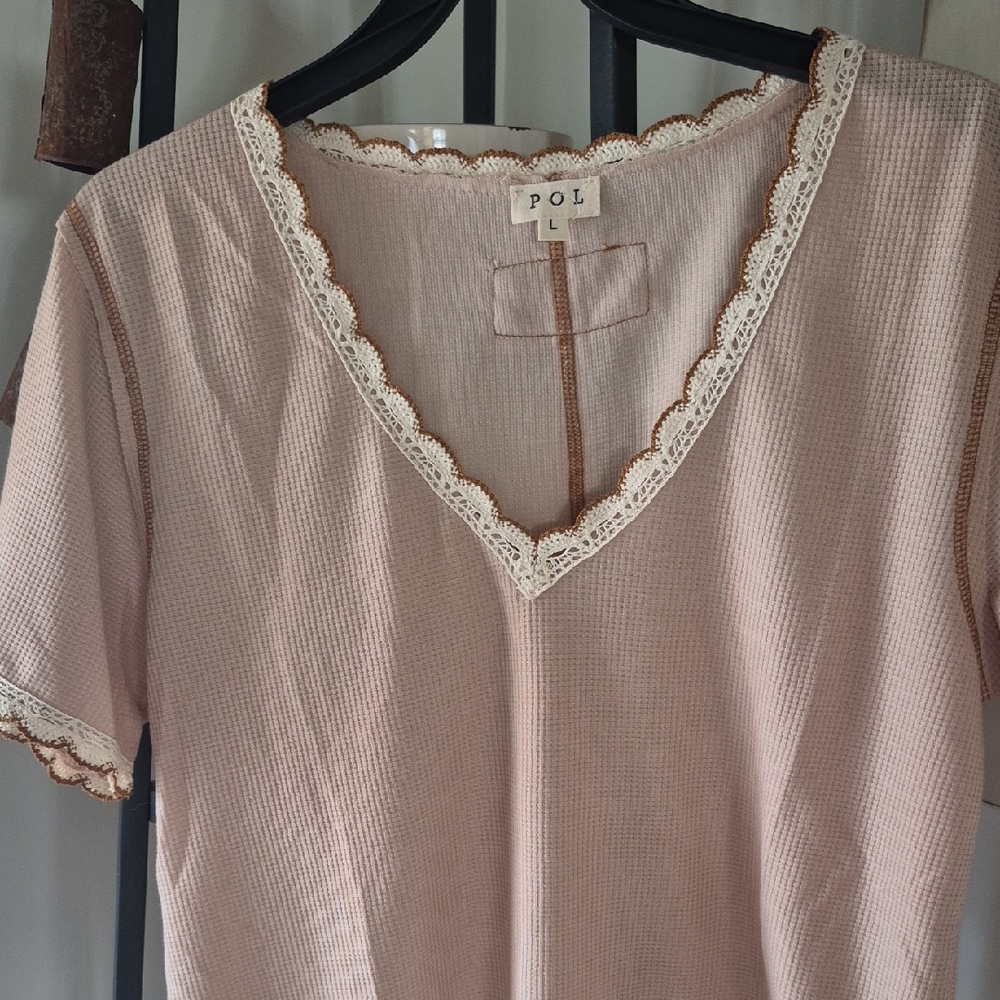 POL Waffle Knit V-Neck Top in Dusty Pink with Cream Lace